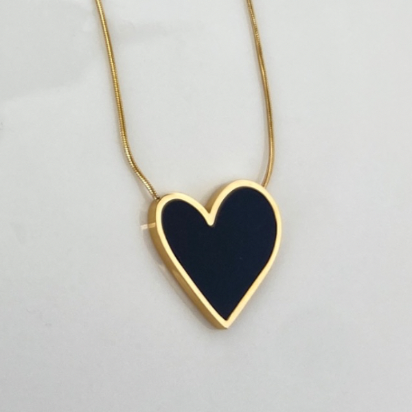 Maria Black Heart Necklace