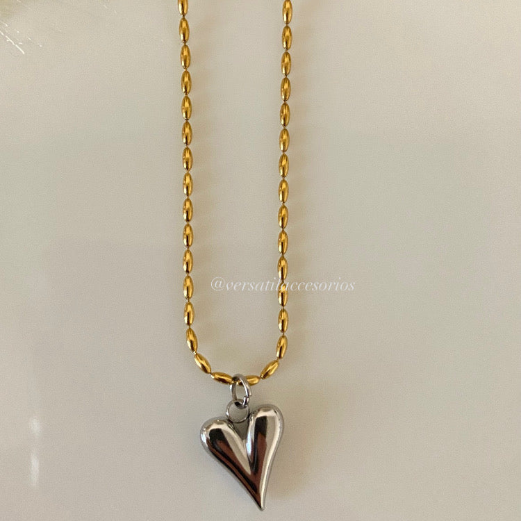 Amor Dos Tonos Necklaces